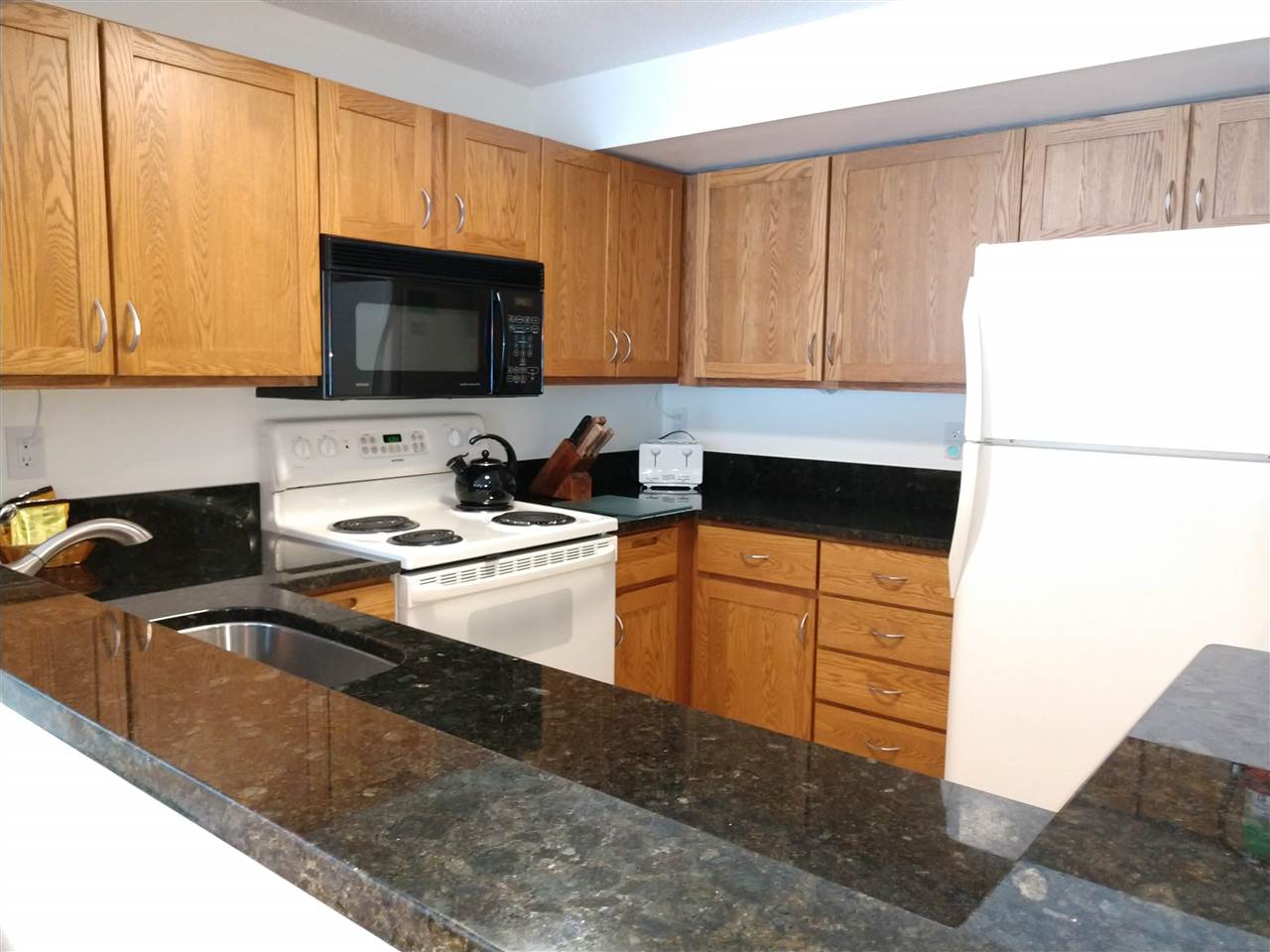 780 East Mountain Road, Unit B4 Killington, VT 05751 - Photo 4 of 25 Gallery Image 4