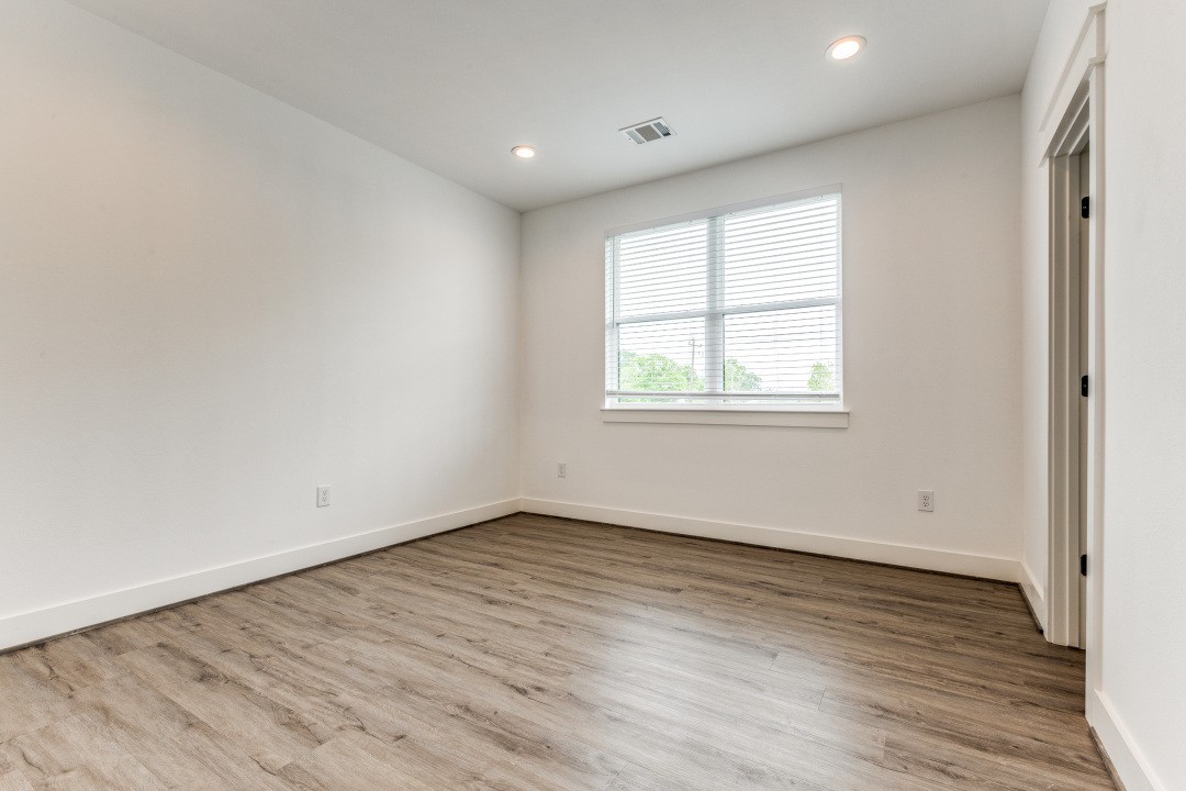 728 East 38th Street Houston, TX 77022 - Photo 12 of 18
