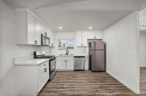 $1,650 | 294 Florence Lane, Unit 294, Bakersfield, CA 93308