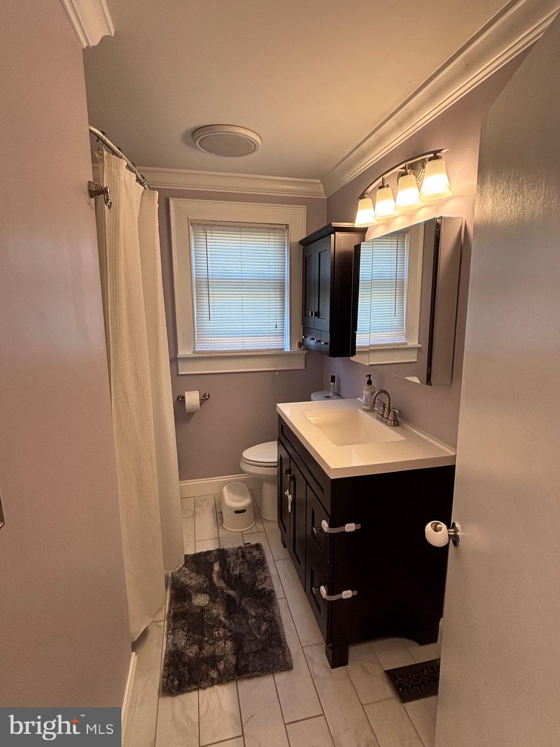 1920 Sunberry Road Baltimore, MD 21222 - Photo 12 of 30 Main Level Full Bath