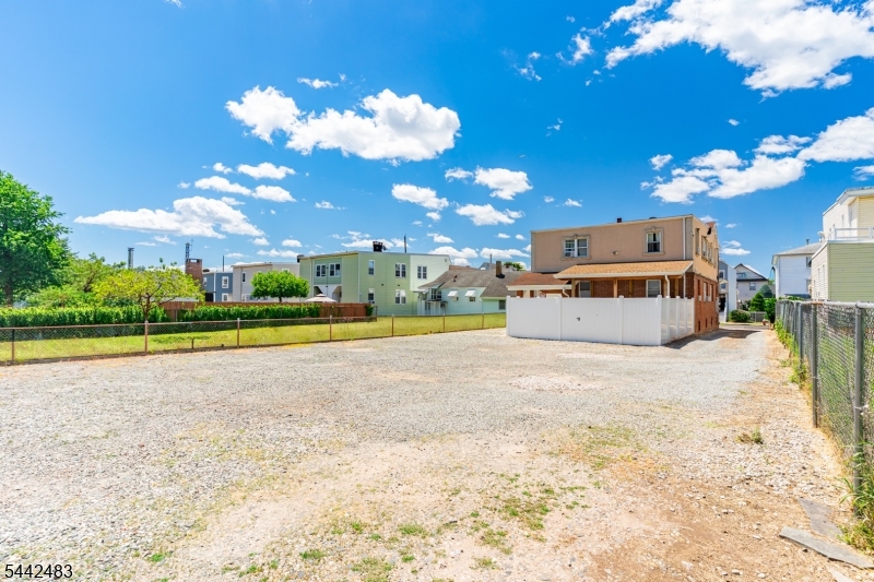 829 Allen Street, Unit 4 Elizabeth, NJ 07202 - Photo 6 of 40
