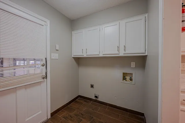 $360,000 | 7125 Crestridge Road, Memphis, TN 38119