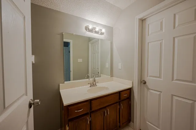 $360,000 | 7125 Crestridge Road, Memphis, TN 38119