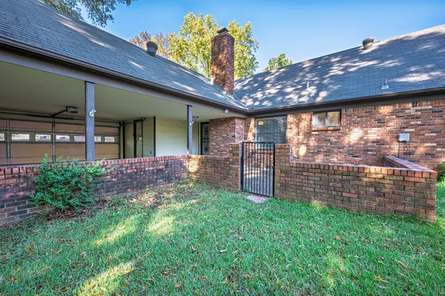 $360,000 | 7125 Crestridge Road, Memphis, TN 38119
