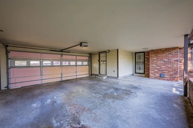 $360,000 | 7125 Crestridge Road, Memphis, TN 38119