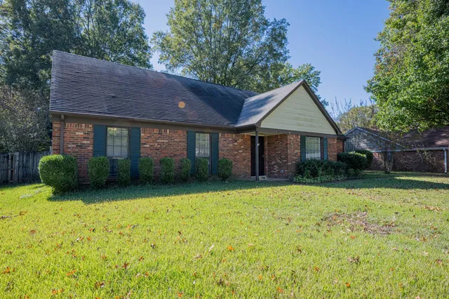 $360,000 | 7125 Crestridge Road, Memphis, TN 38119