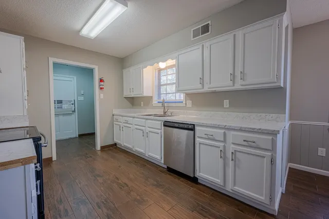 $360,000 | 7125 Crestridge Road, Memphis, TN 38119