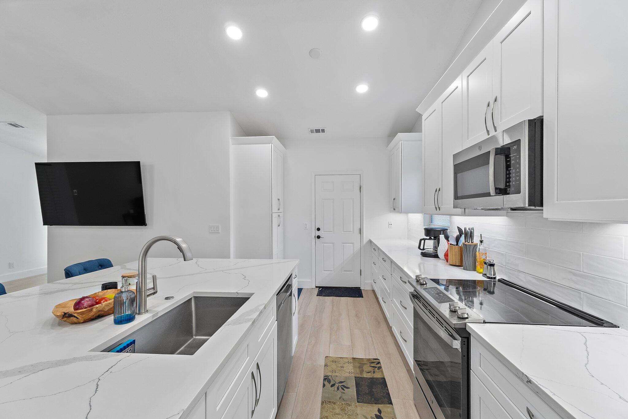 162 Greentree Circle Jupiter, FL 33458 - Photo 15 of 43 IMG_7877