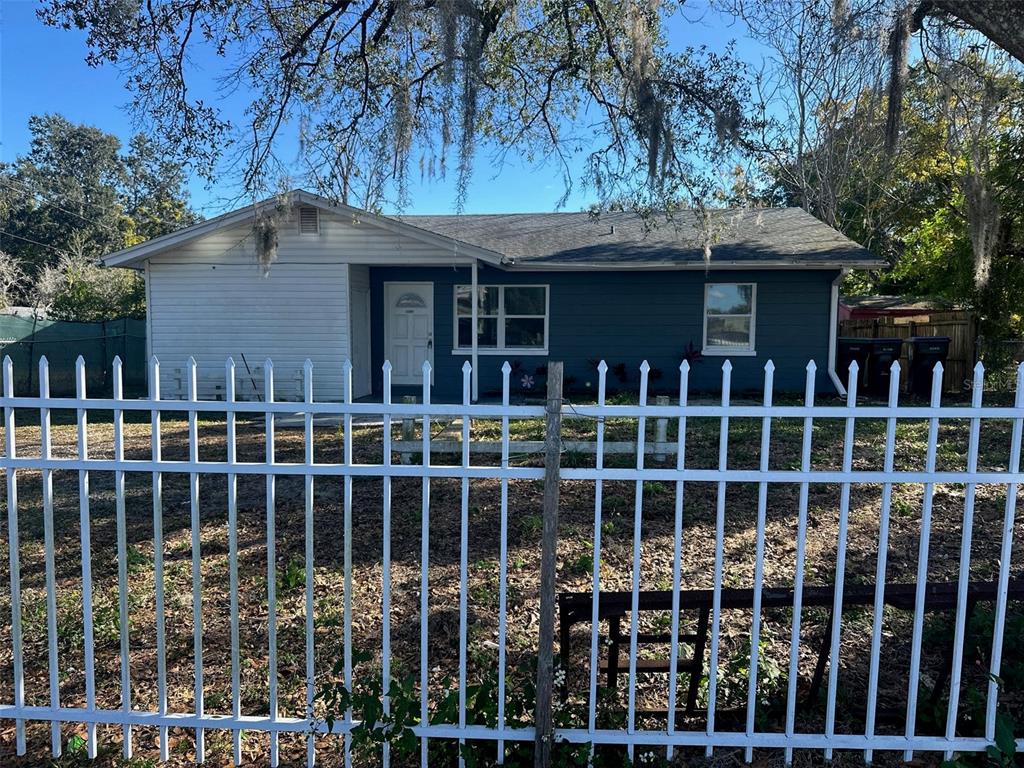 2107 Vincent Road Orlando, FL 32817 - Photo 3 of 23