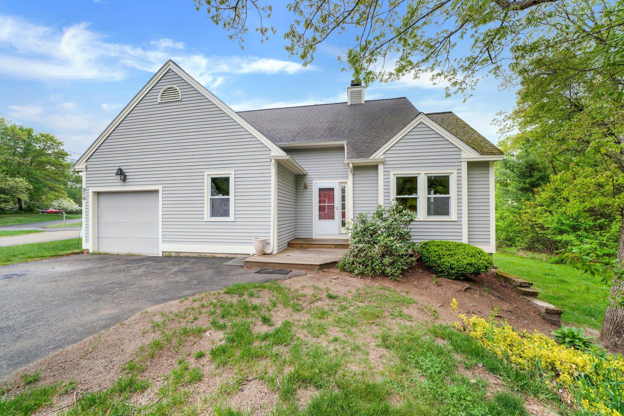 310 Fox Run Road Hudson, NH 03051 - Photo 1 of 34