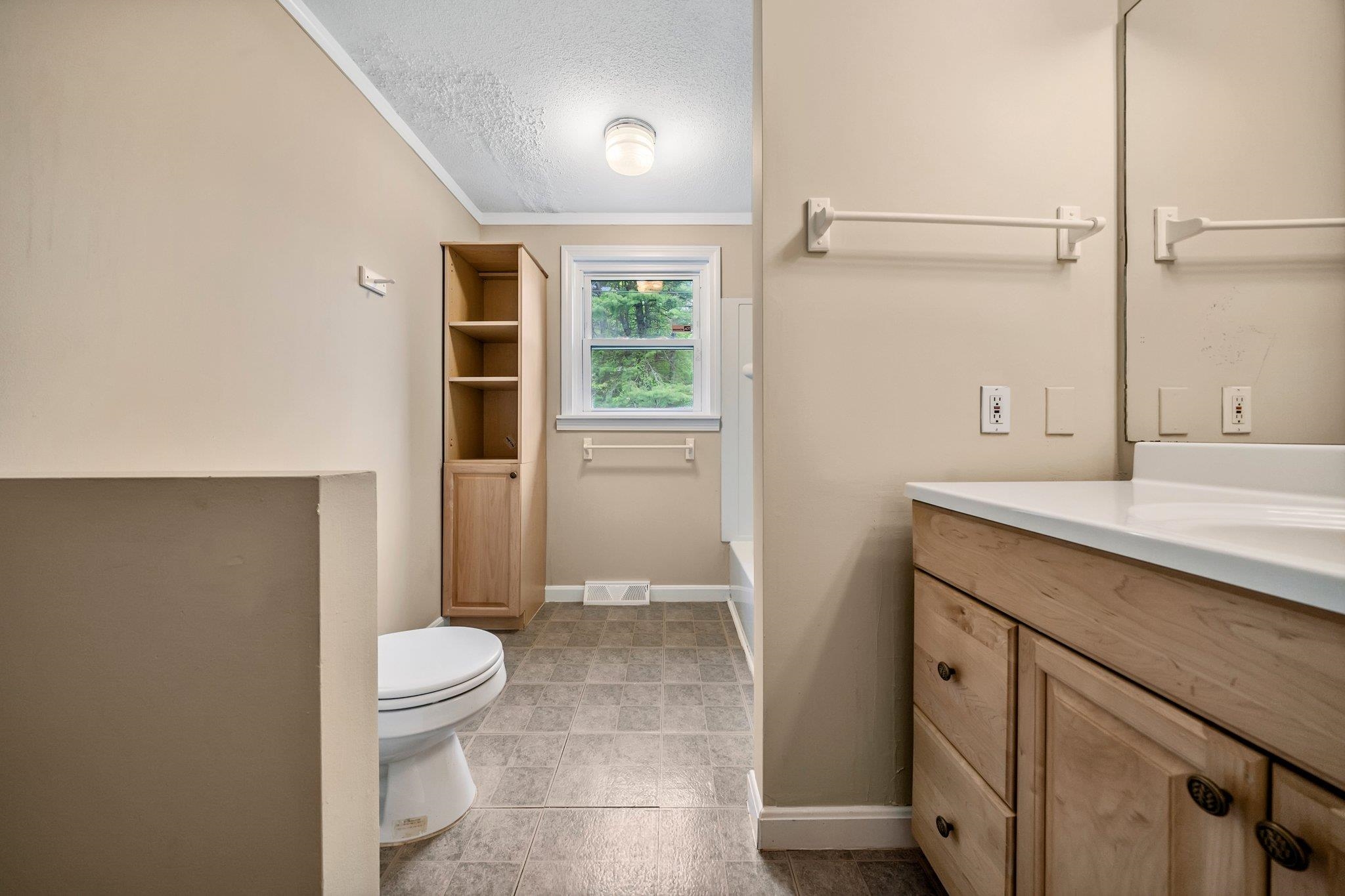 310 Fox Run Road Hudson, NH 03051 - Photo 17 of 34