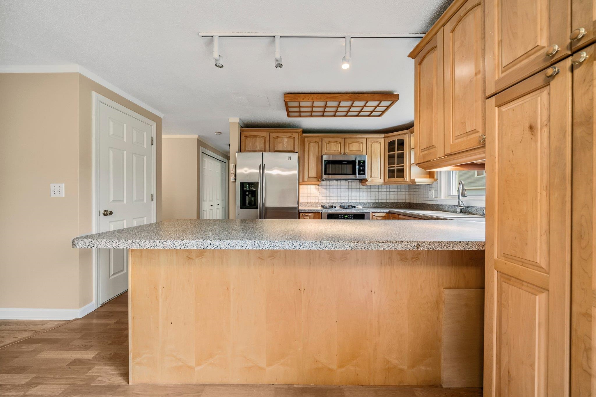 310 Fox Run Road Hudson, NH 03051 - Photo 5 of 34