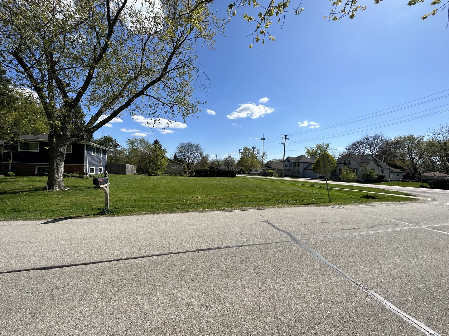26W181 Grand Avenue Wheaton, IL 60187 - Photo 2 of 5 a view of a playground with basketball court