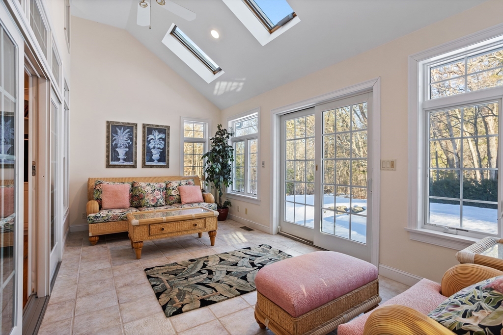 8 Tuttle Road Chelmsford, MA 01824 - Photo 12 of 42 Gallery Image 12