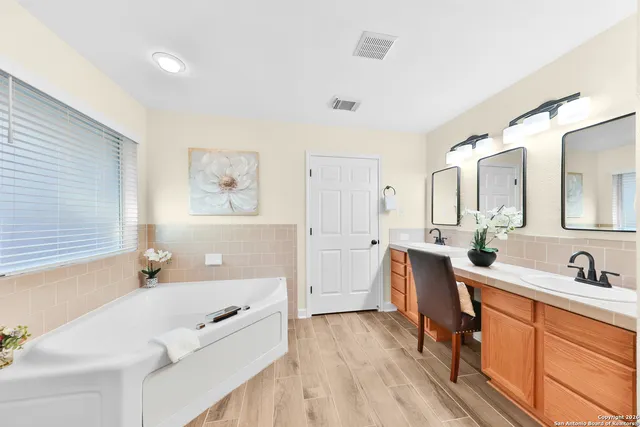 $525,000 | 9618 Geronimo Path, San Antonio, TX 78254