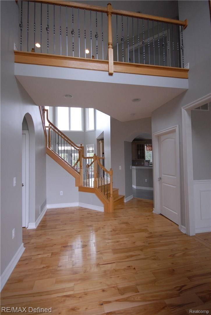 10368 Jossman Road Goodrich, MI 48438 - Photo 7 of 37 Jossman foyer.jpg