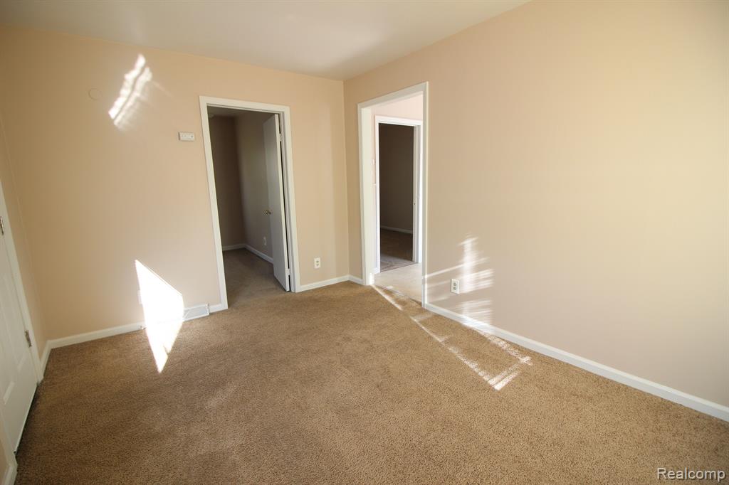 5985 Mayfair Street Taylor, MI 48180 - Photo 5 of 16