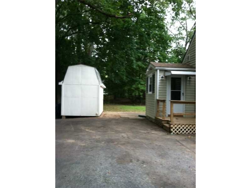 245 Sachem Road North Kingstown, RI 02852 - Photo 3 of 6 Parking Lot/Garage.