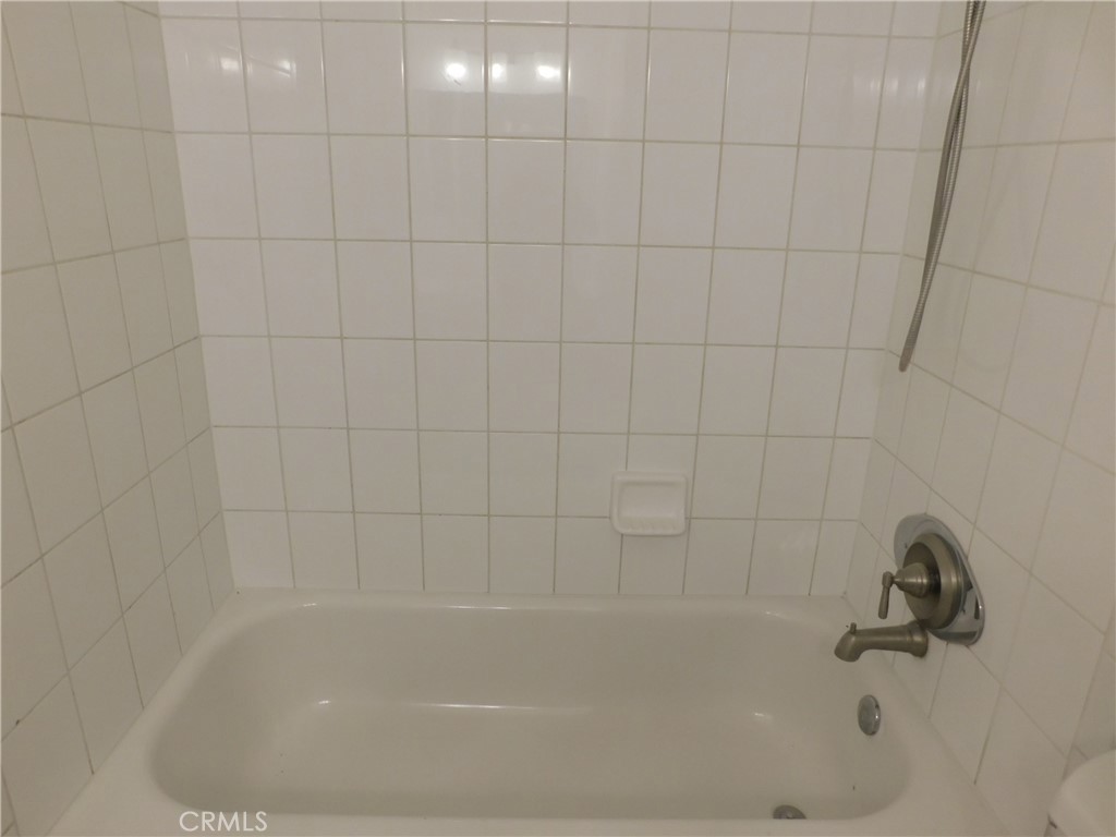 755 Valley View Avenue, Unit B Monrovia, CA 91016 - Photo 21 of 25 a close up of a bathtub