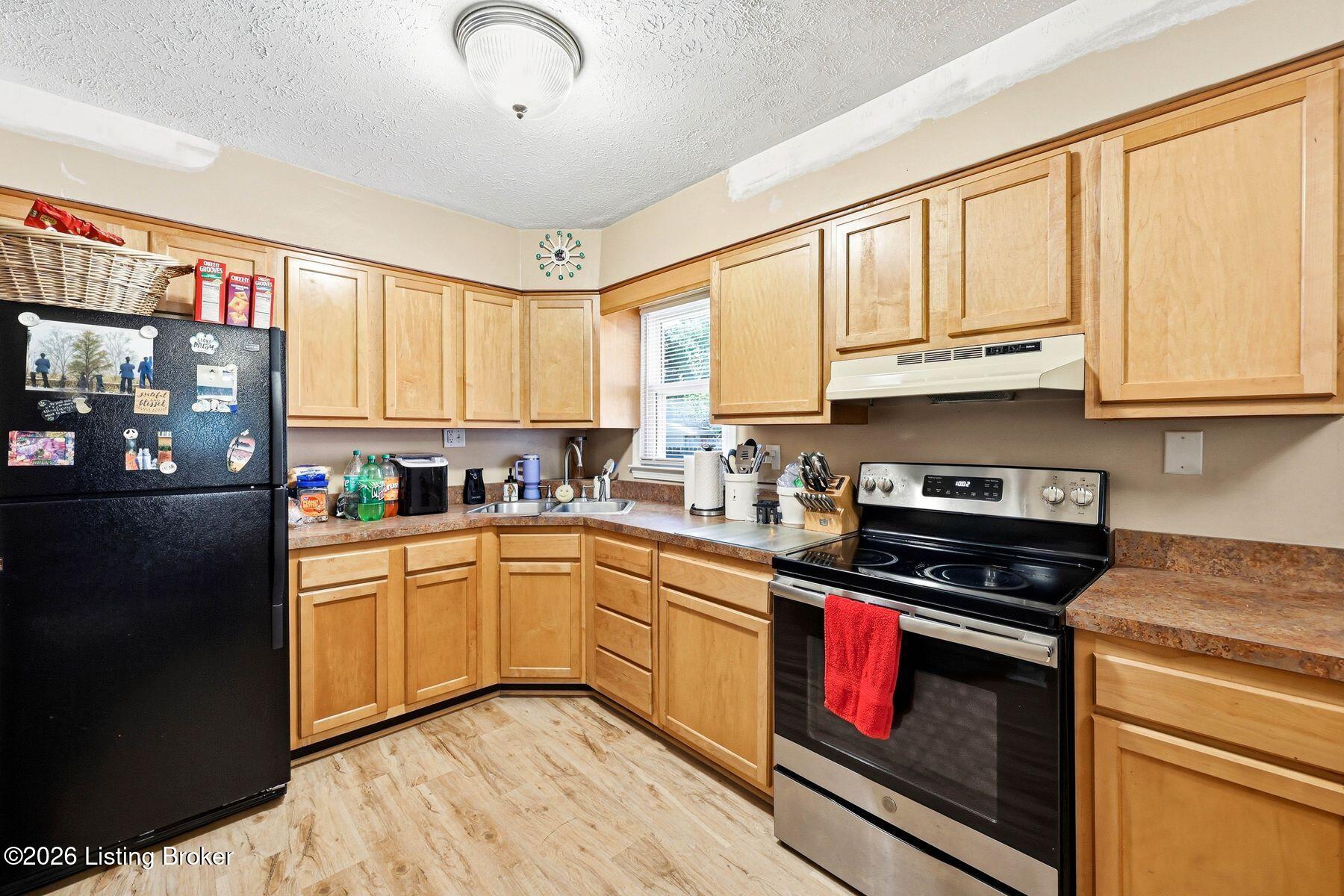 5404 Rayburn Road Louisville, KY 40272 - Photo 7 of 29 photo_online_006