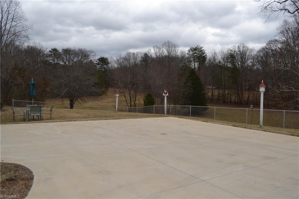 674 Priddy Loop Stoneville, NC 27048 - Photo 11 of 39