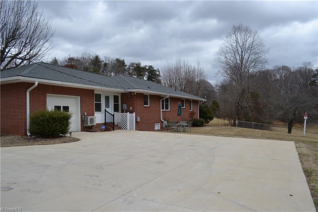 674 Priddy Loop Stoneville, NC 27048 - Photo 12 of 39