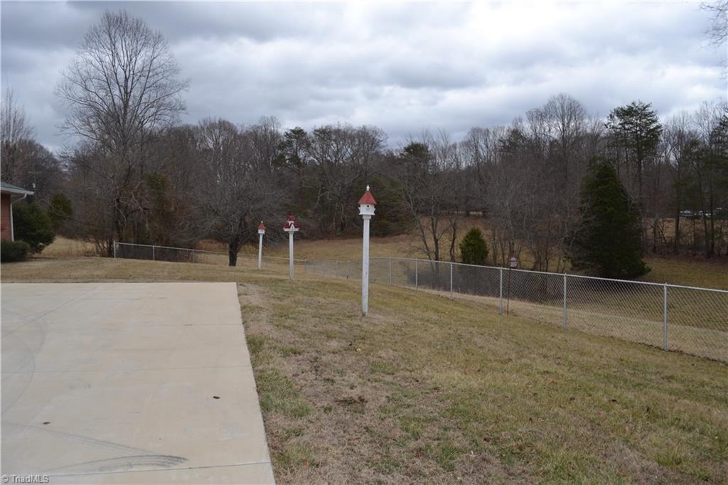 674 Priddy Loop Stoneville, NC 27048 - Photo 13 of 39