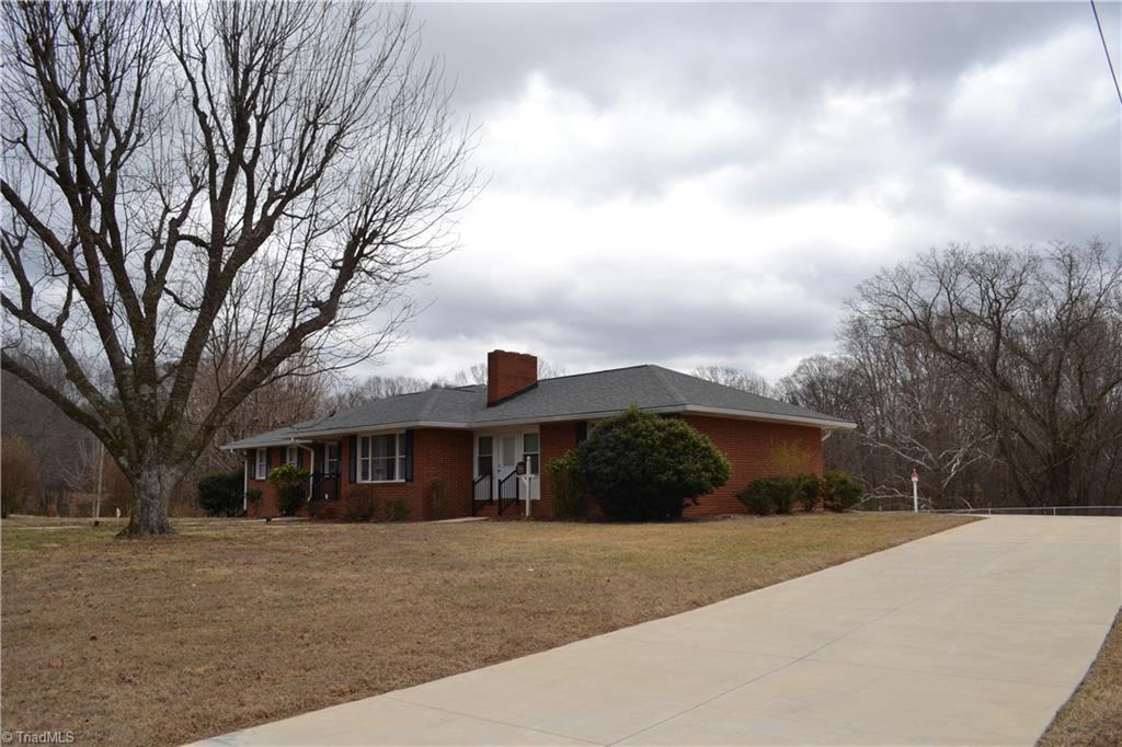 674 Priddy Loop Stoneville, NC 27048 - Photo 2 of 39