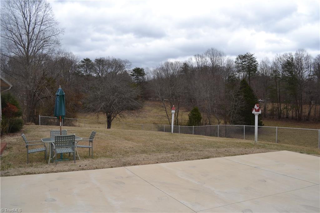 674 Priddy Loop Stoneville, NC 27048 - Photo 10 of 39