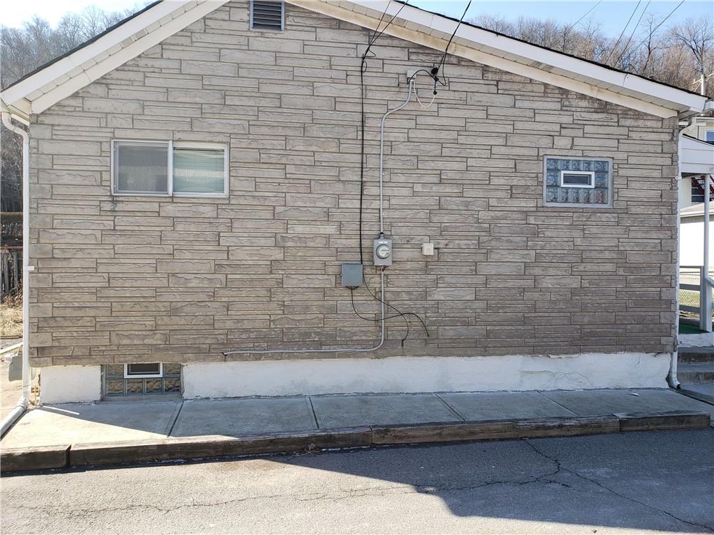 39 Glenn Way McKees Rocks, PA 15136 - Photo 15 of 16 Gallery Image 15