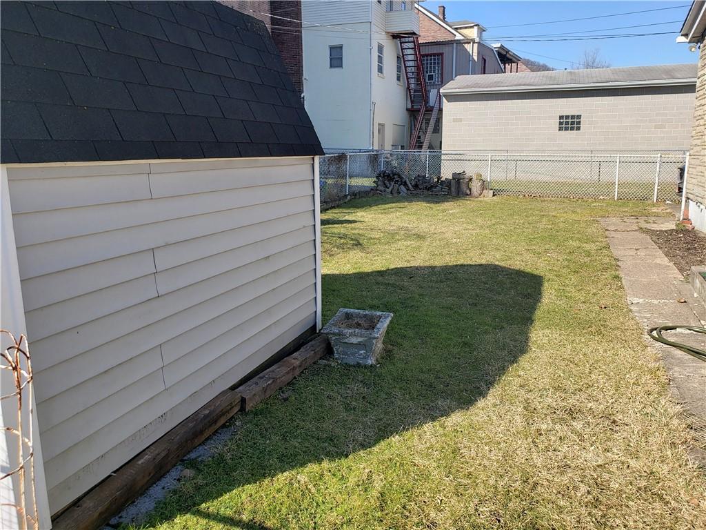39 Glenn Way McKees Rocks, PA 15136 - Photo 16 of 16 Gallery Image 16