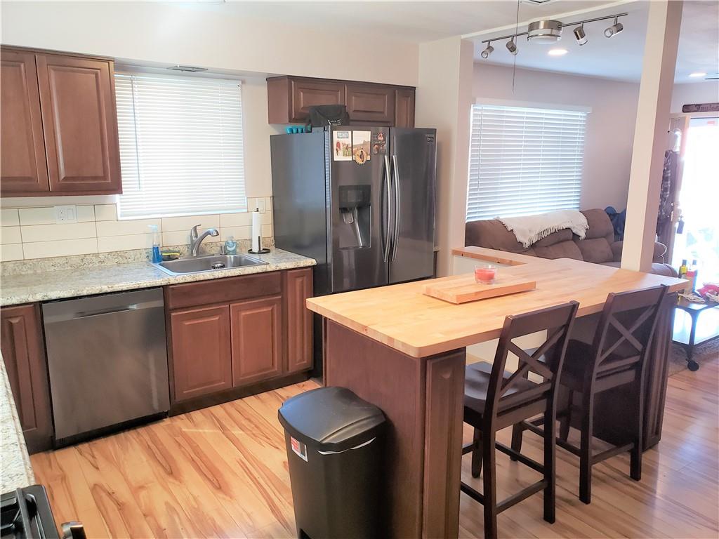 39 Glenn Way McKees Rocks, PA 15136 - Photo 3 of 16 Gallery Image 3
