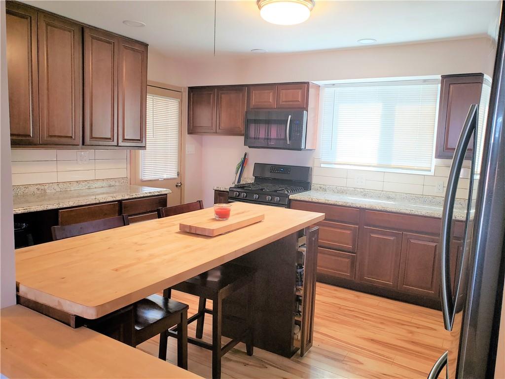 39 Glenn Way McKees Rocks, PA 15136 - Photo 5 of 16 Gallery Image 5