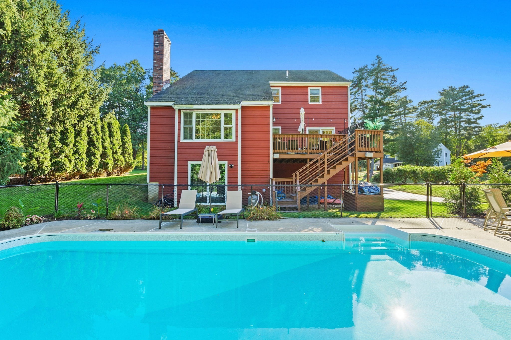 39 Harriman Road Hudson, MA 01749 - Photo 2 of 31 Gallery Image 2