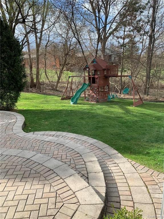 829 Stag Ridge Road Rochester, MI 48309 - Photo 8 of 27