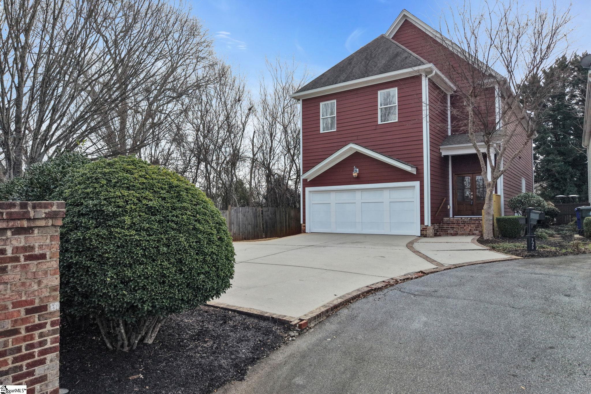 726 Rutherford Road Greenville, SC 29609 - Photo 1 of 46
