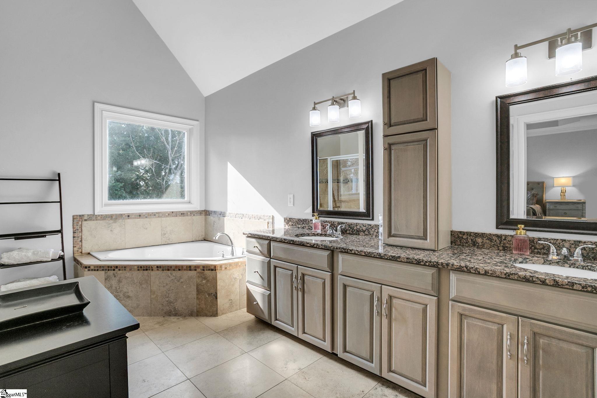 726 Rutherford Road Greenville, SC 29609 - Photo 20 of 46