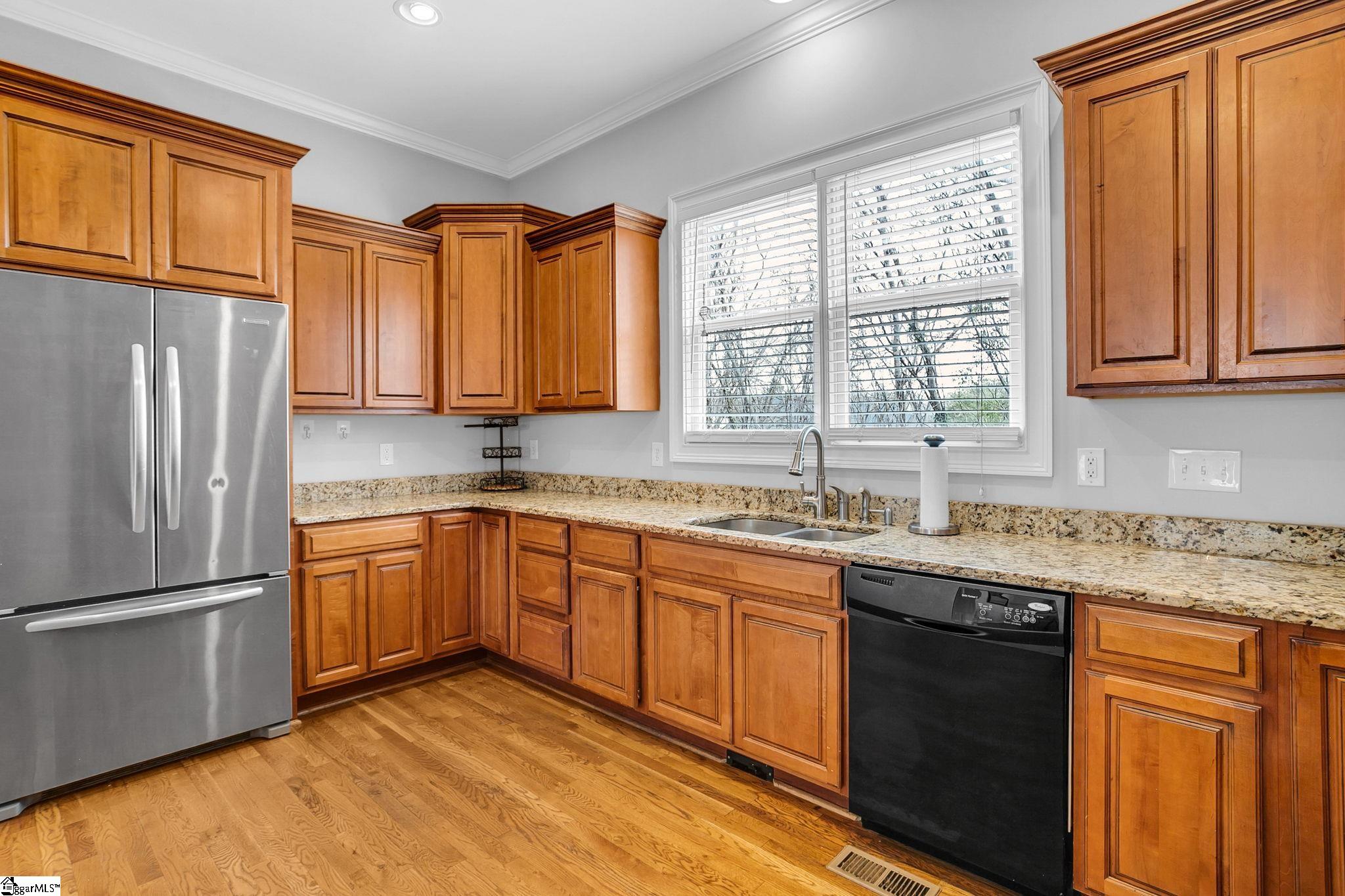 726 Rutherford Road Greenville, SC 29609 - Photo 7 of 46