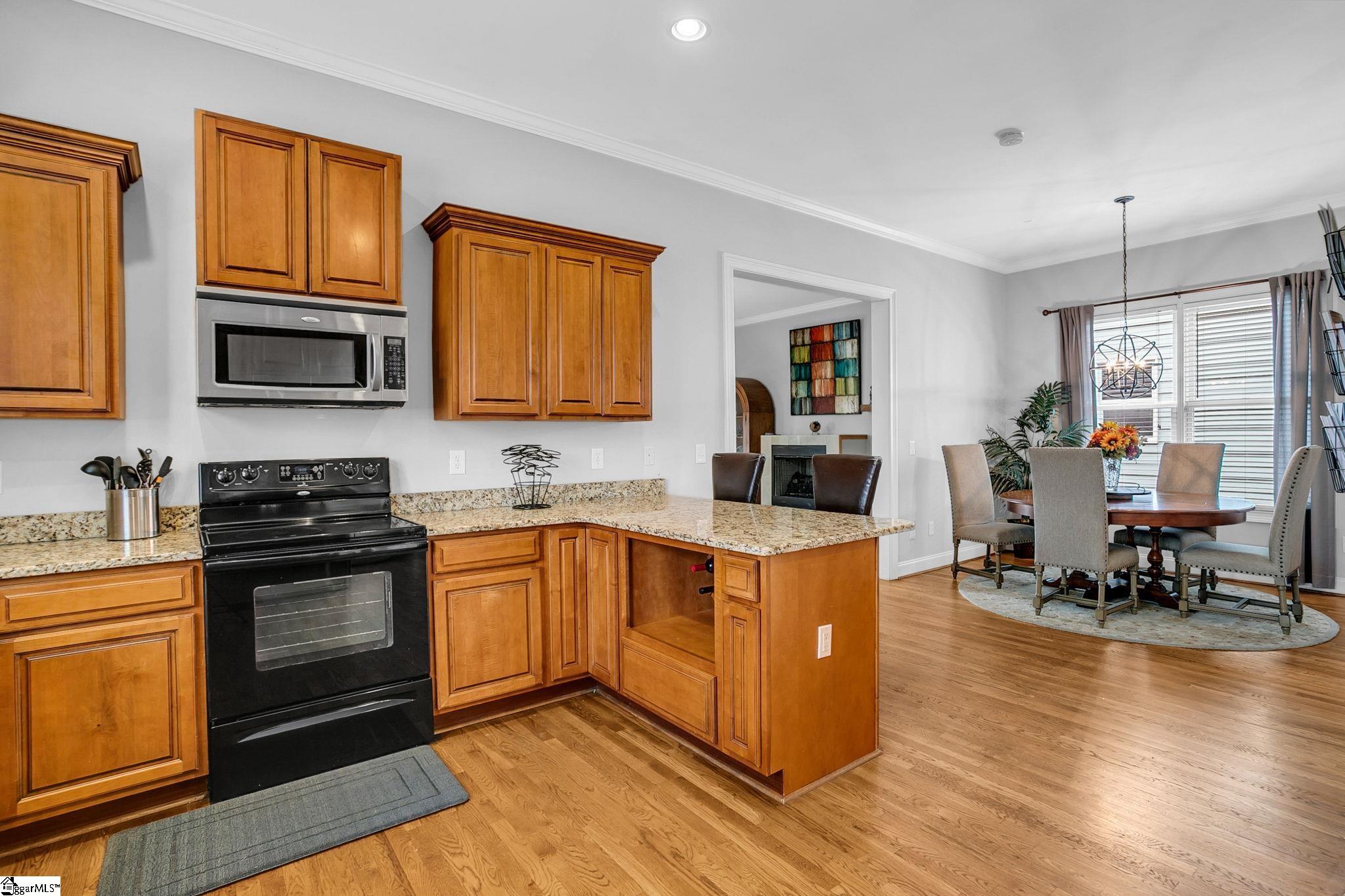 726 Rutherford Road Greenville, SC 29609 - Photo 8 of 46