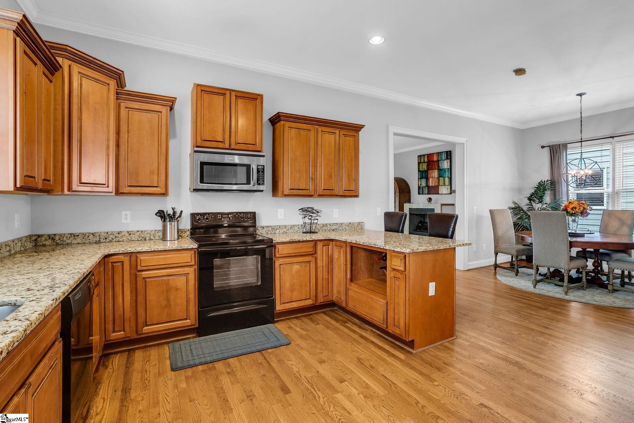 726 Rutherford Road Greenville, SC 29609 - Photo 9 of 46