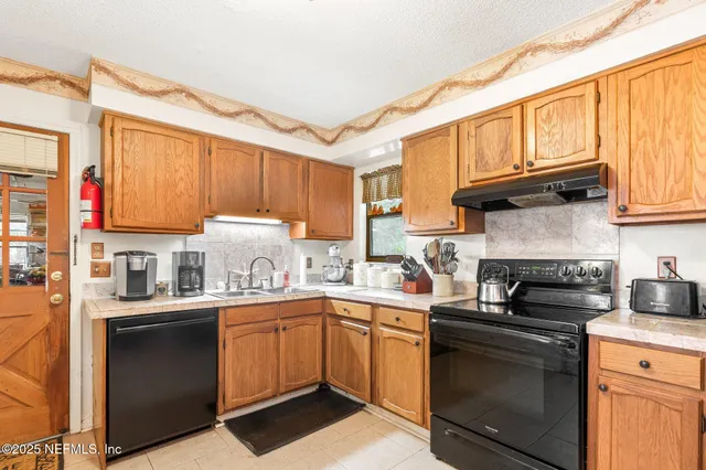 $320,000 | 102 Acosta Creek Drive, Satsuma, FL 32189