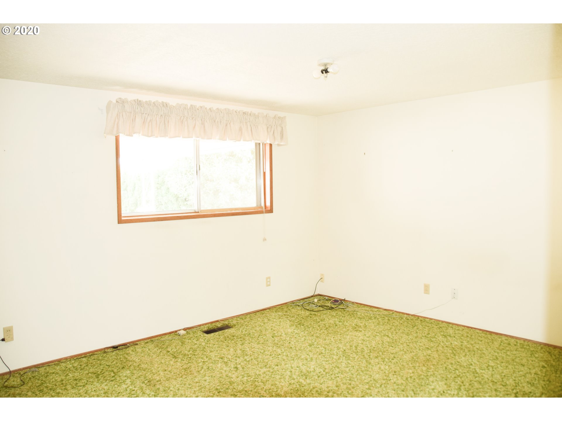 1720 Sallal Road Woodburn, OR 97071 - Photo 4 of 22 Gallery Image 4