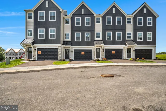 $1,800 | 16 Morgan Circle, Carlisle, PA 17013