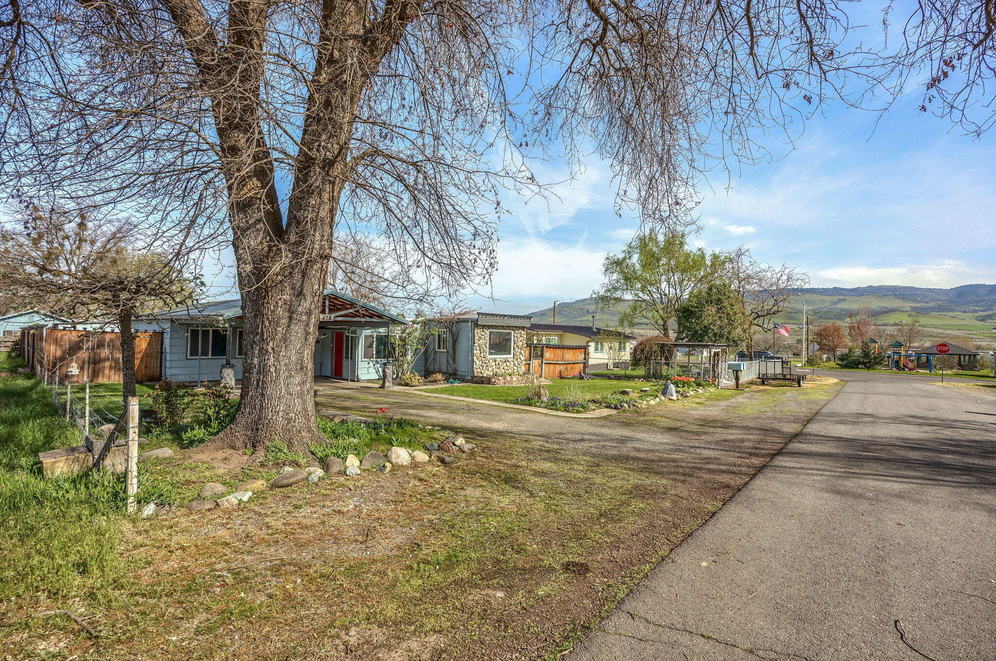 475 David Way Talent, OR 97540 - Photo 4 of 44 ApxDW (5)