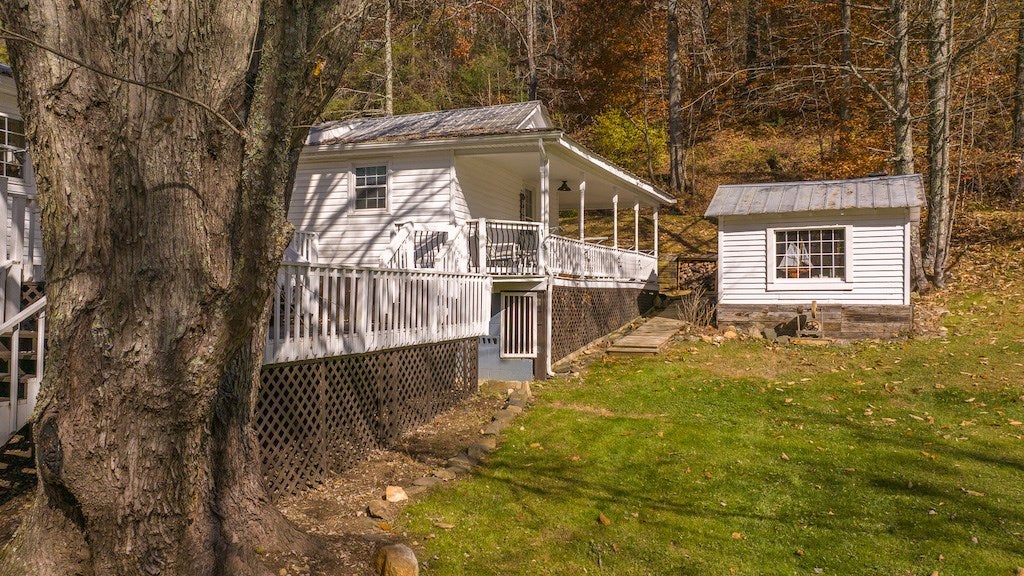4900 Dugspur Road Dugspur, VA 24325 - Photo 19 of 86 Gallery Image 19