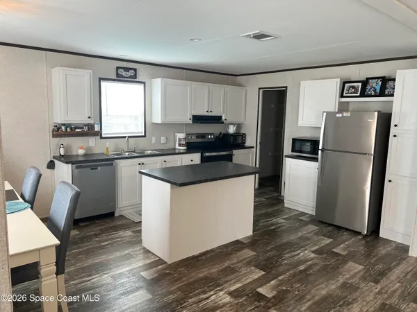 $1,800 | 194 Holiday Park Boulevard Northeast, Palm Bay, FL 32907