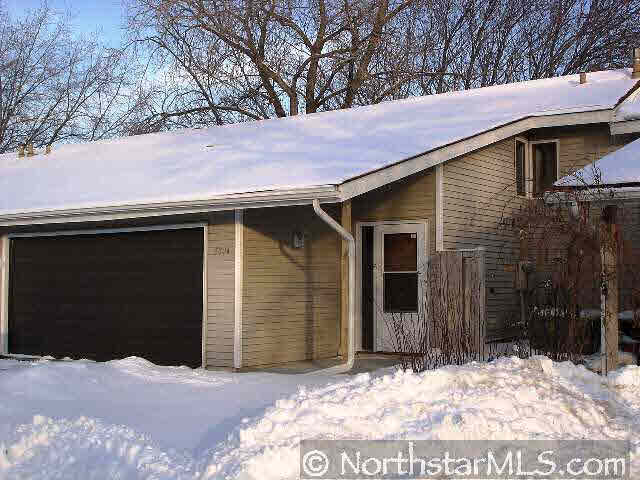 7894 Dunmore Road Woodbury, MN 55125 - Photo 1 of 10 Gallery Image 1