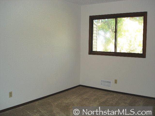 7894 Dunmore Road Woodbury, MN 55125 - Photo 7 of 10 Gallery Image 7