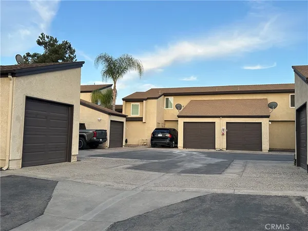 a view of a house with a garage