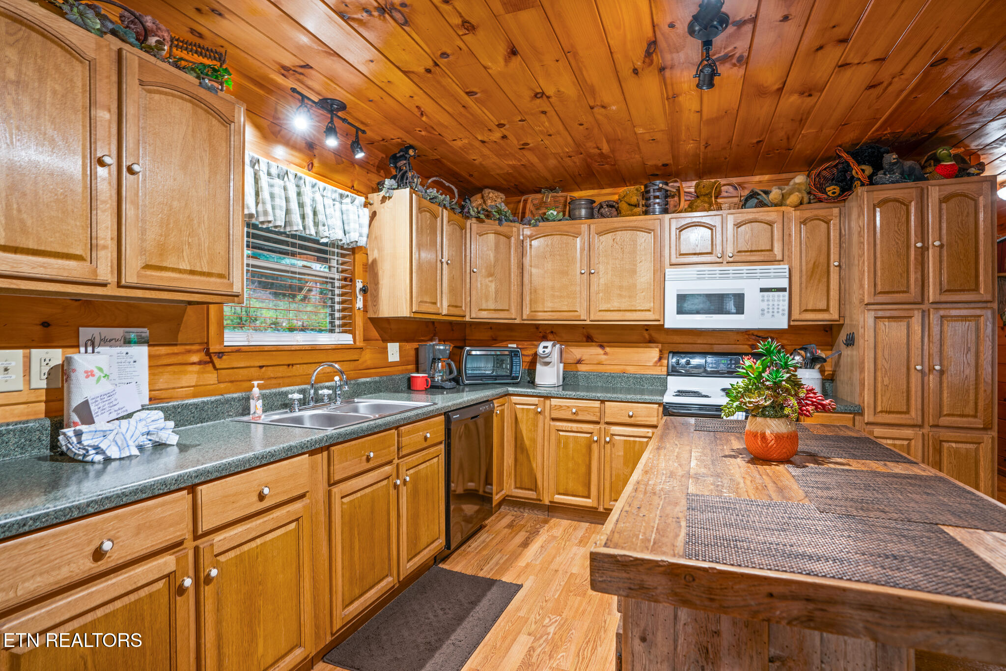 3905 Fern Brook Way Sevierville, TN 37862 - Photo 17 of 46 untitled-12